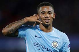 Arsenal signe l'attaquant de Manchester City pour 30 millions de livres sterling